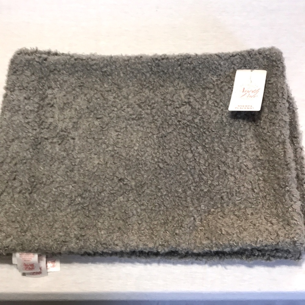 Nwt 4 North Pole Sherpa gray placemats.